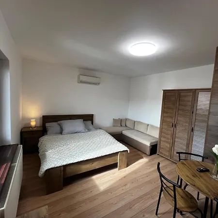 شقة Rodinny Apartman Palko *